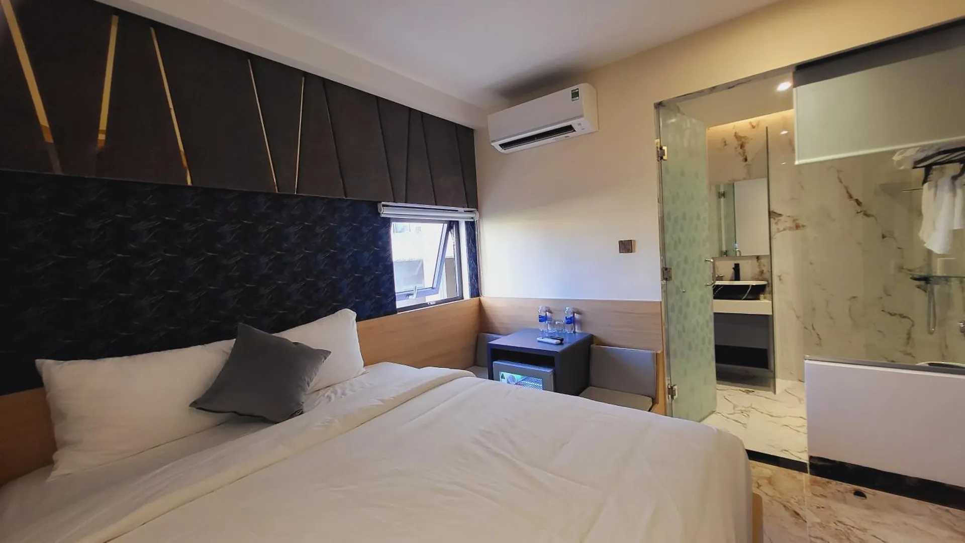 **  Kien Thinh Gia Hotel Nha Trang Vietnam
