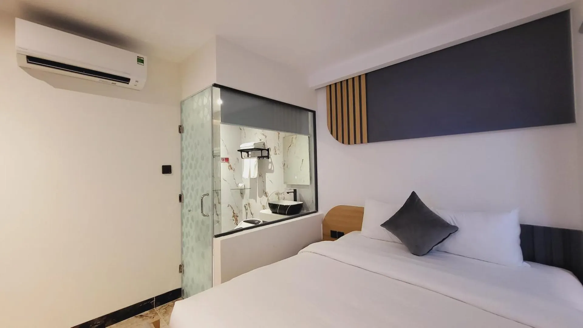 Kien Thinh Gia Hotel Nha Trang 2*,